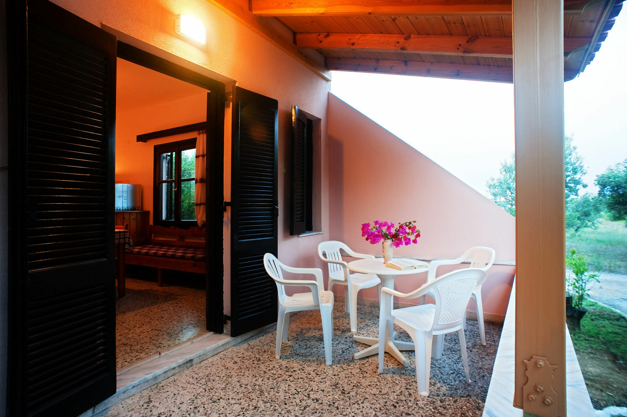 Dolphin Apartments Frangokastello Exterior foto